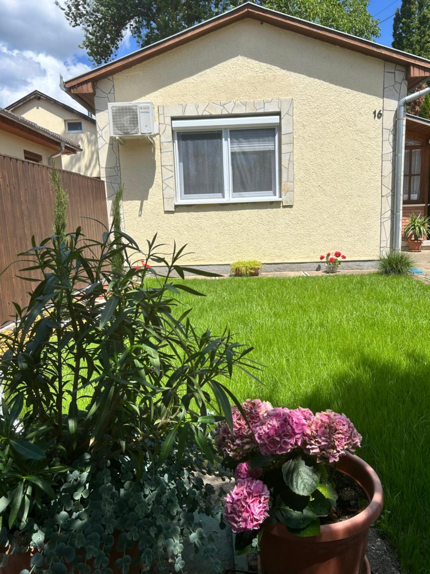 Kisvirag Apartman Hajduszoboszlo Exterior photo